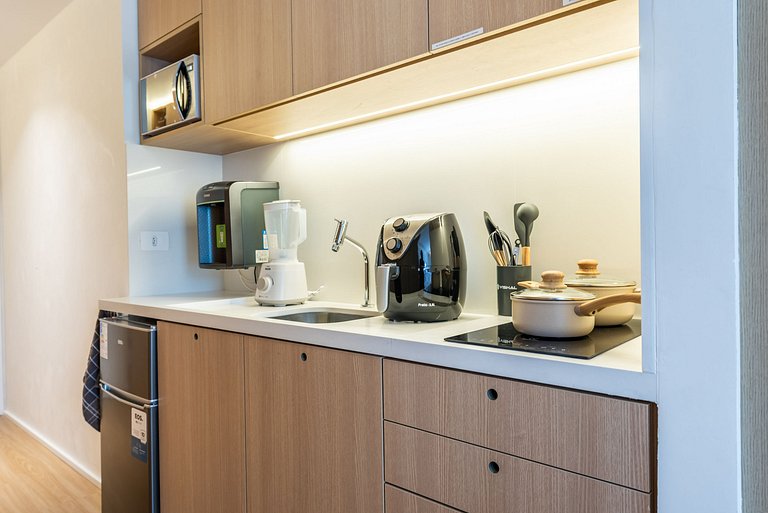 Alto Padrão em Pinheiros c/ Academia - P4008