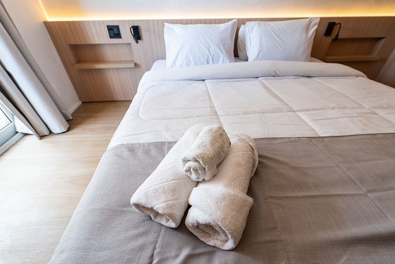 Alto Padrão em Pinheiros c/ Academia - P4008