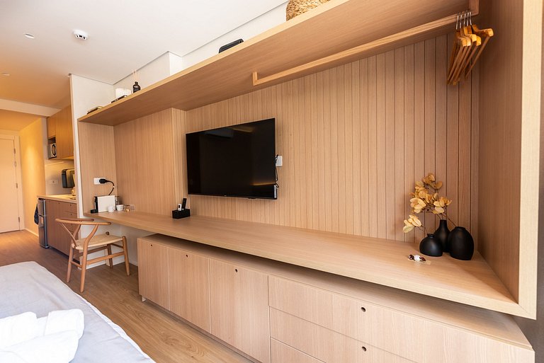 Alto Padrão em Pinheiros c/ Academia - P4008