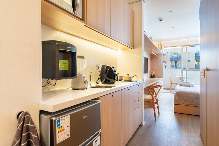 Alto Padrão em Pinheiros c/ Academia - P4008