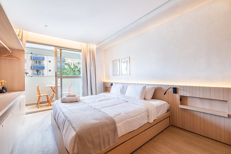 Alto Padrão em Pinheiros c/ Academia - P4008