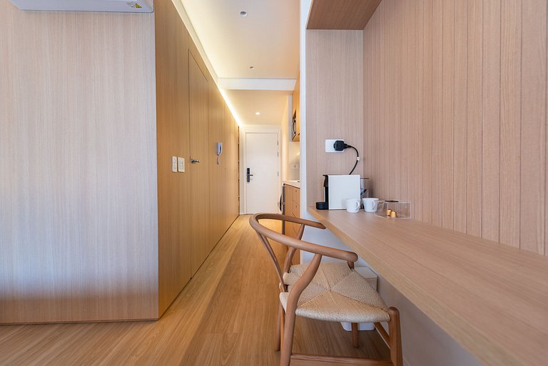 Alto Padrão em Pinheiros c/ Academia - P4008