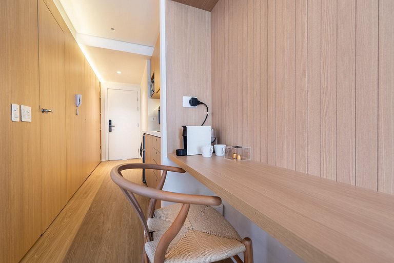 Alto Padrão em Pinheiros c/ Academia - P4008