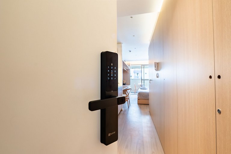 Alto Padrão em Pinheiros c/ Academia - P4008