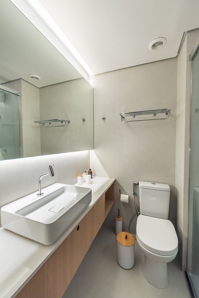 Alto Padrão em Pinheiros c/ Academia - P4008