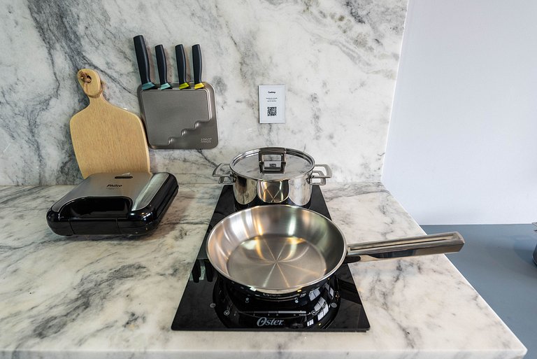 Studio em Pinheiros c/ piscina rooftop - P607