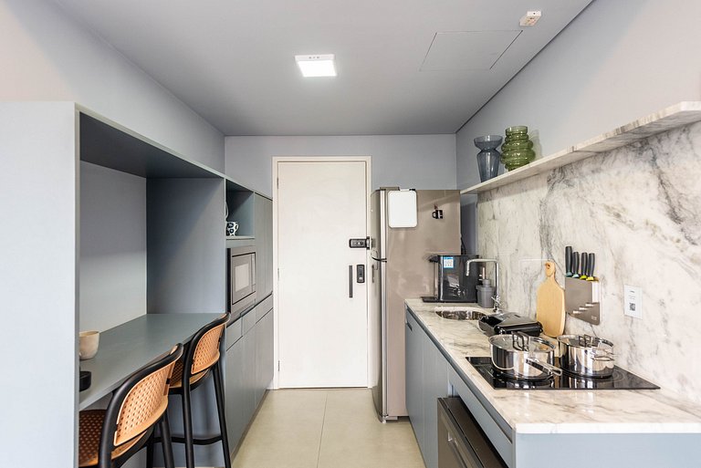 Studio em Pinheiros c/ piscina rooftop - P607