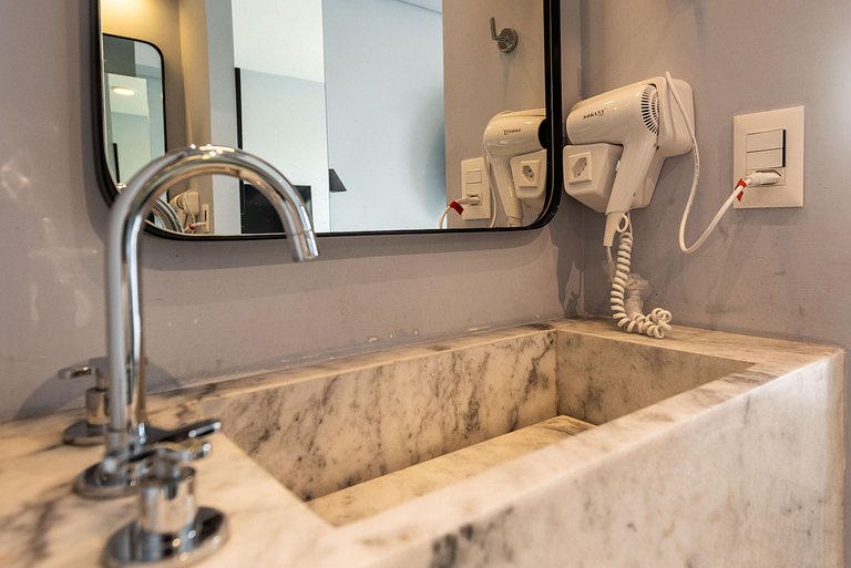 Studio em Pinheiros c/ piscina rooftop - P607