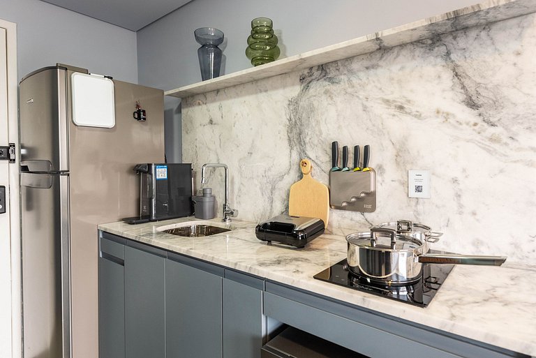 Studio em Pinheiros c/ piscina rooftop - P607