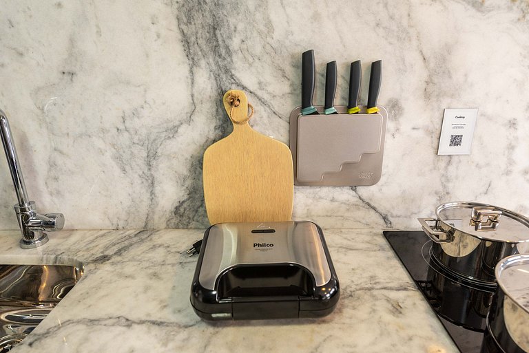 Studio em Pinheiros c/ piscina rooftop - P607