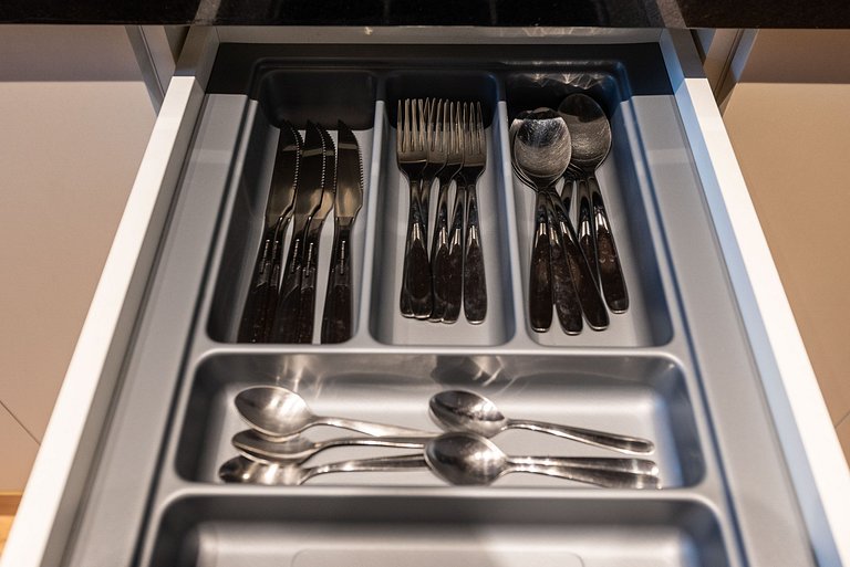 Studio em Pinheiros c/ piscina e academia - V711