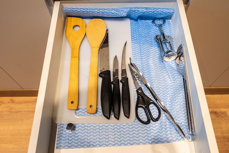 Studio em Pinheiros c/ piscina e academia - V711