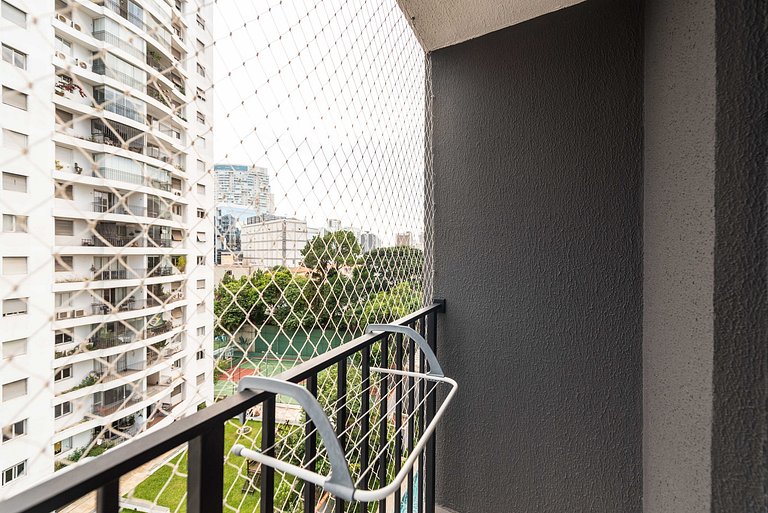 Studio em Pinheiros c/ piscina e academia - V711