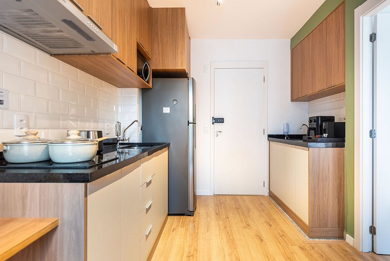 Studio em Pinheiros c/ piscina e academia - V711