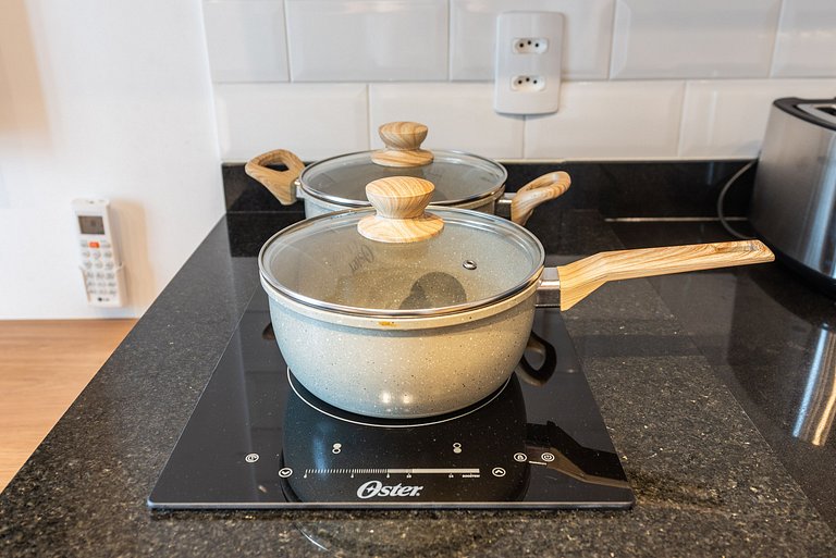 Studio em Pinheiros c/ piscina e academia - V711