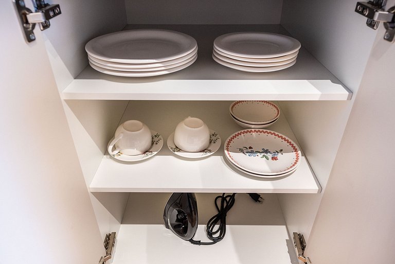 Studio em Pinheiros c/ piscina e academia - V711