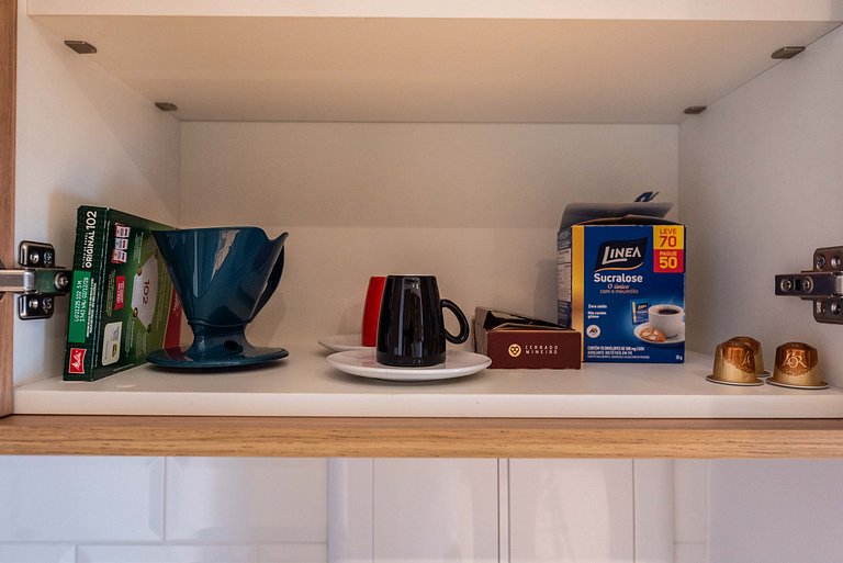 Studio em Pinheiros c/ piscina e academia - V711