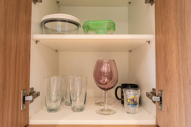 Studio em Pinheiros c/ piscina e academia - V711