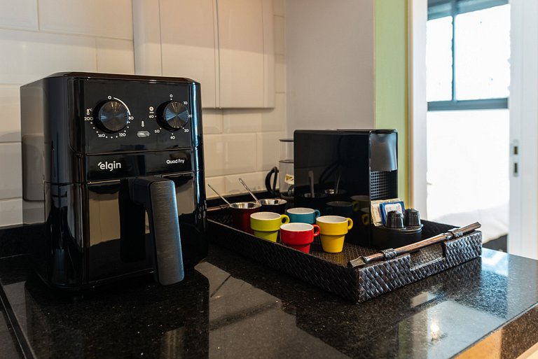 Studio em Pinheiros c/ piscina e academia - V711