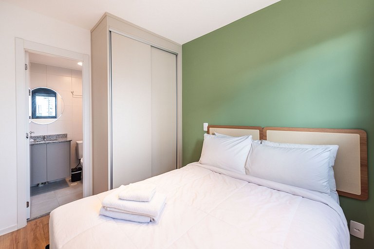 Studio em Pinheiros c/ piscina e academia - V711