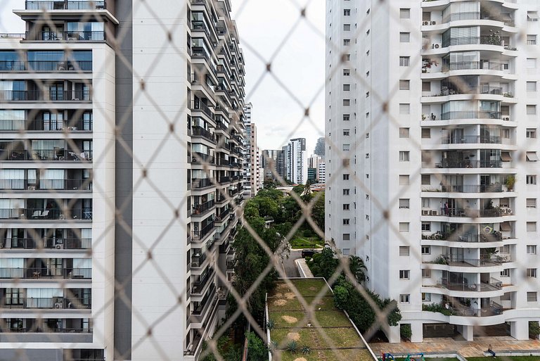Studio em Pinheiros c/ piscina e academia - V711