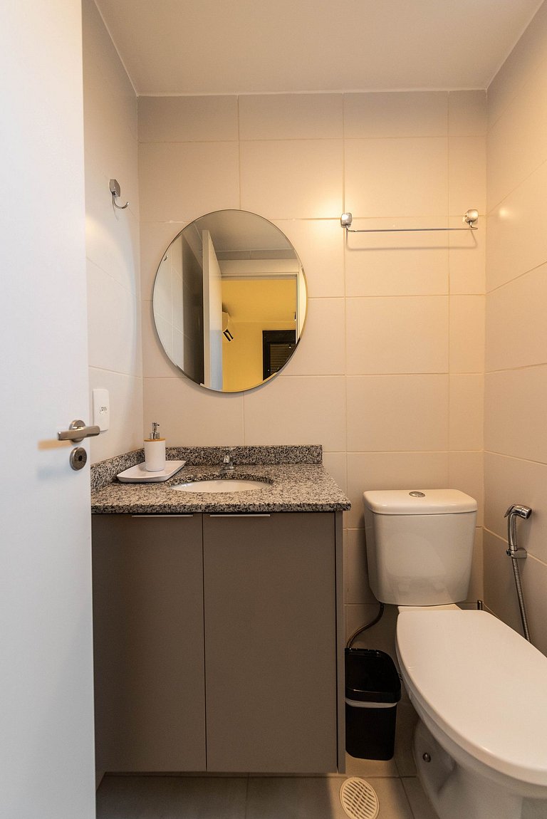 Studio em Pinheiros c/ piscina e academia - V711