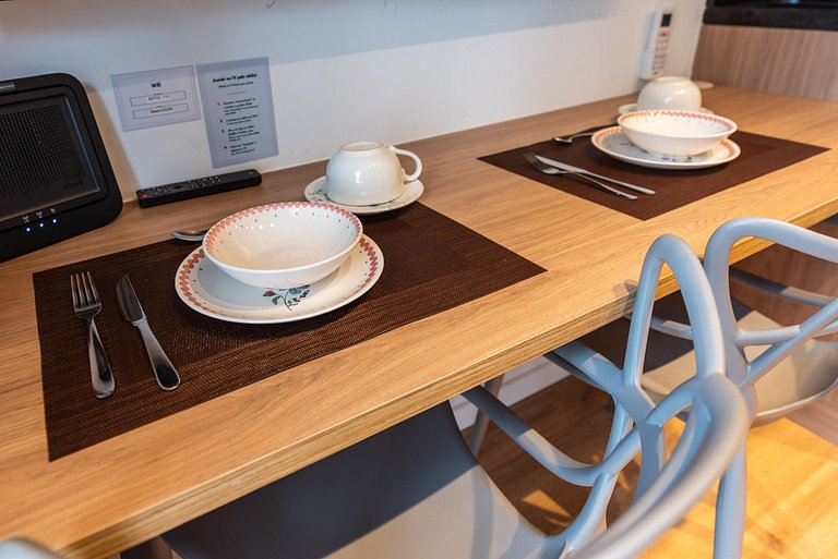 Studio em Pinheiros c/ piscina e academia - V711