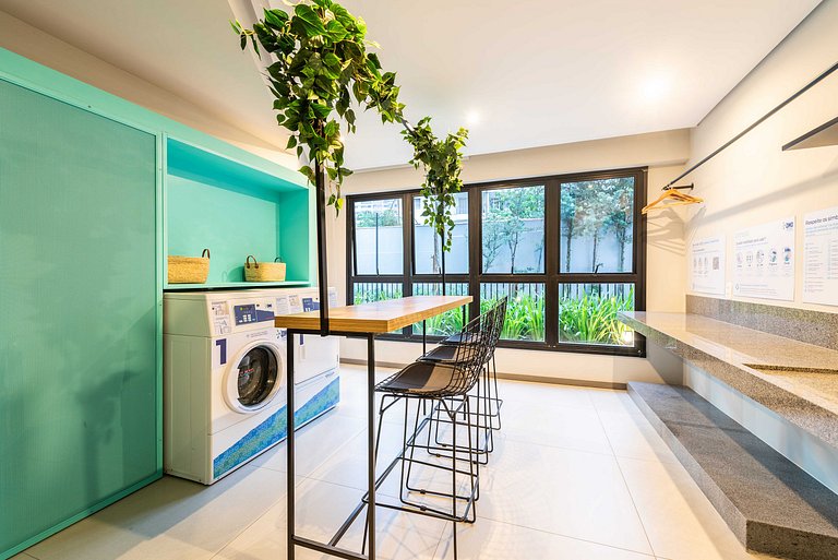 Studio em Pinheiros c/ piscina e academia - V711